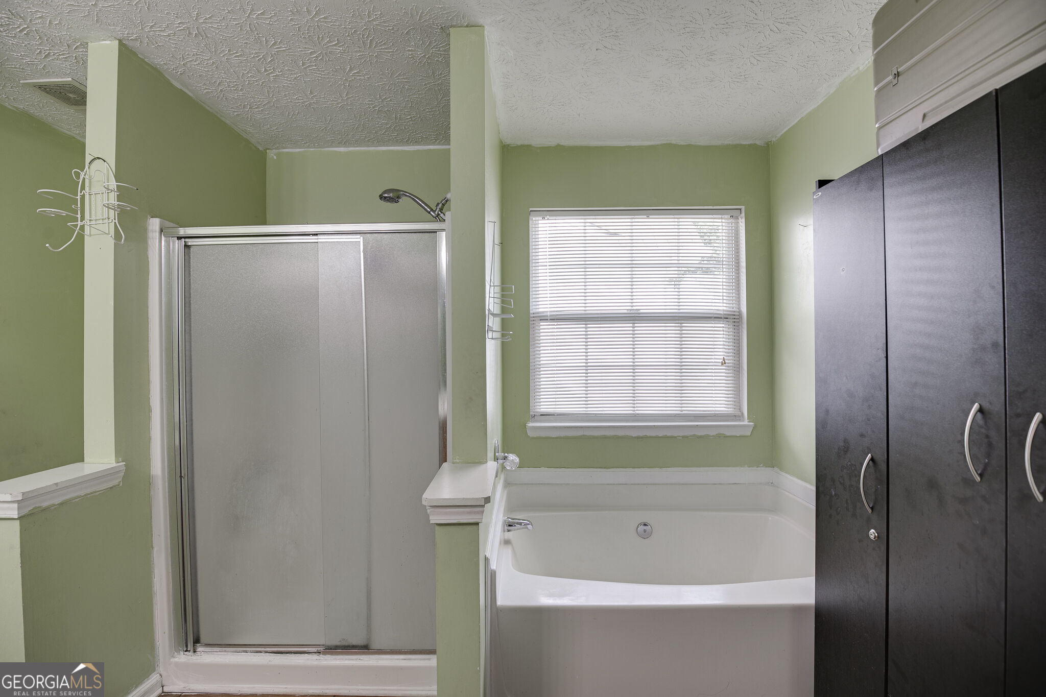 2365 Delfern Drive Property Photo 27