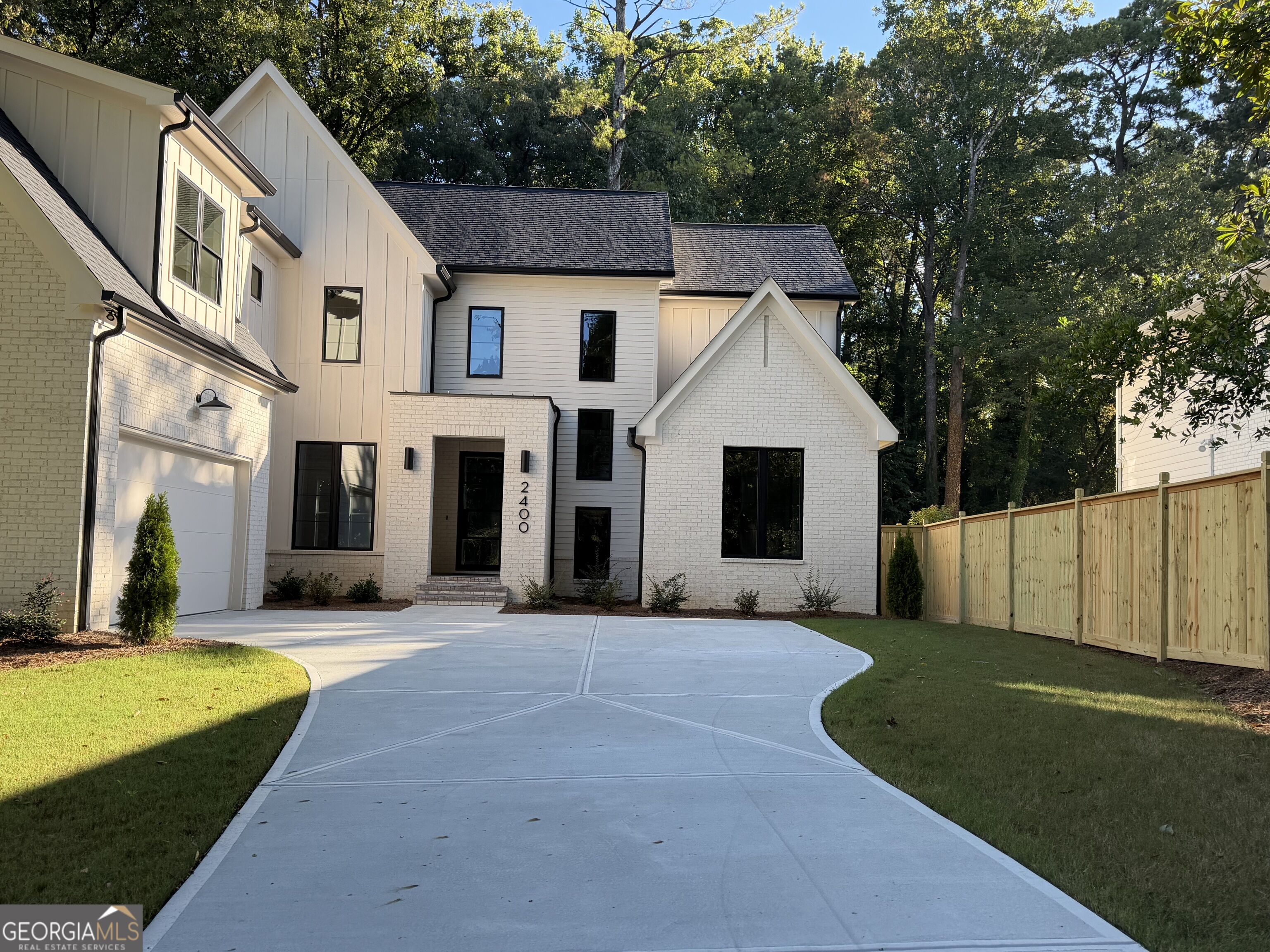 2400 Burch Circle Ne Property Photo 1