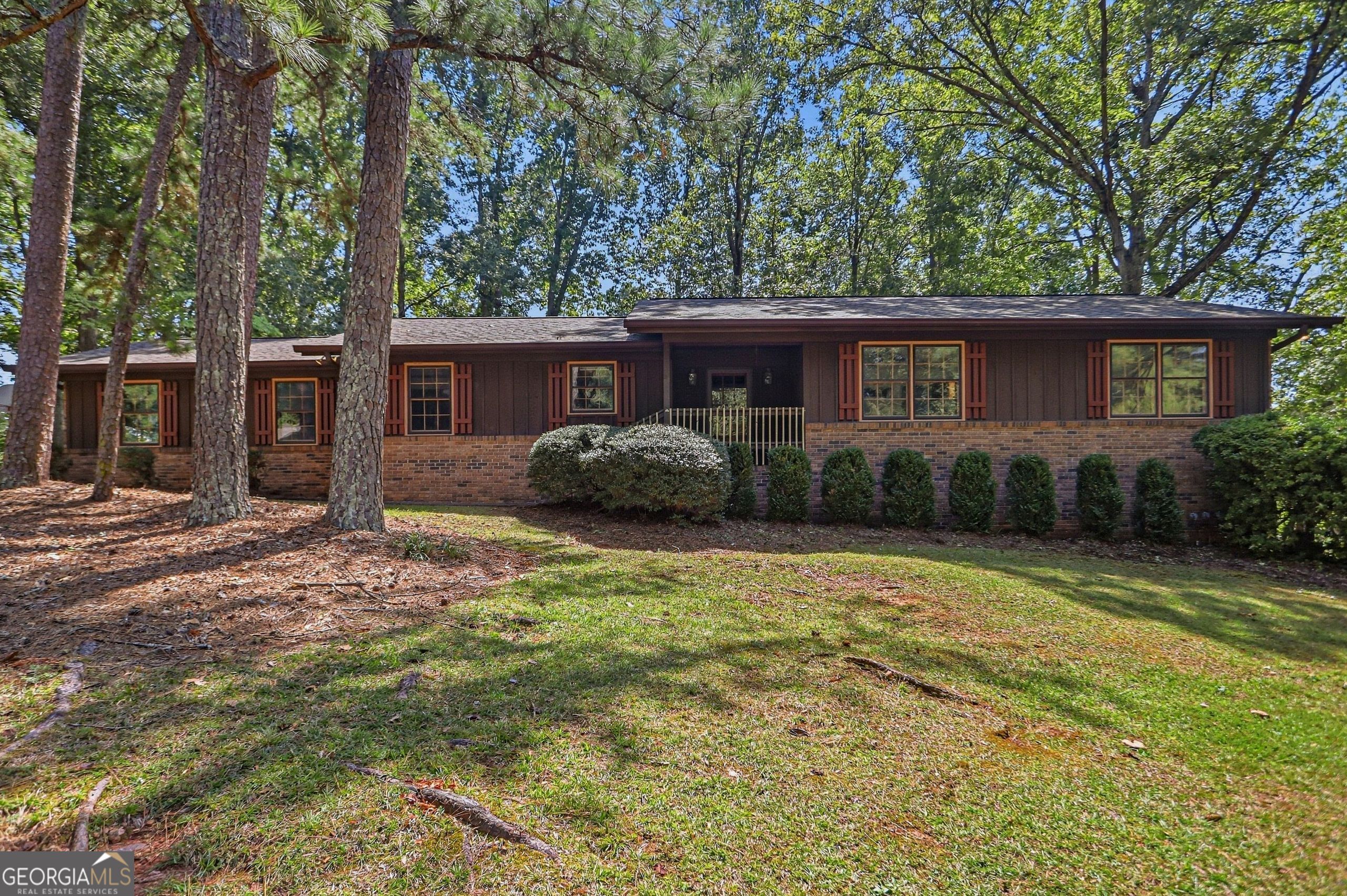 585 Buckeye Circle Se Property Photo 1