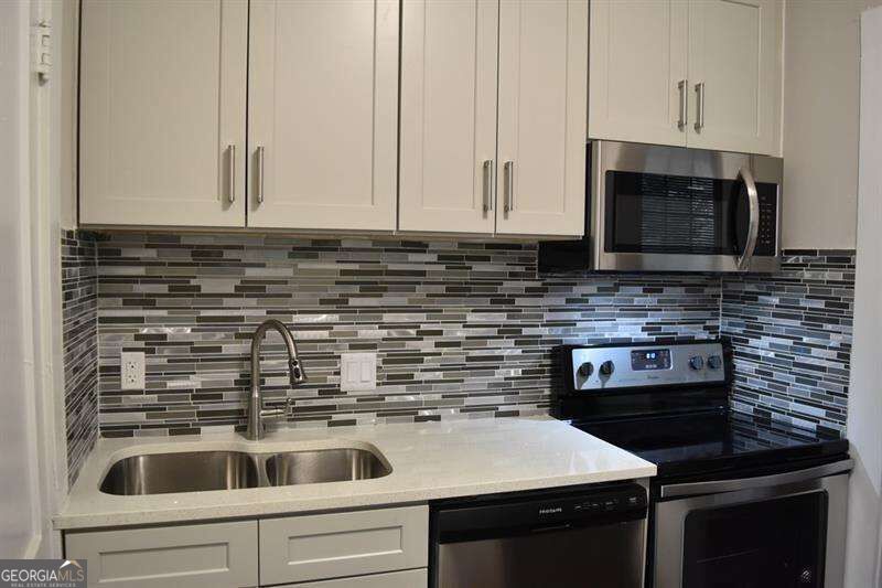 856 Ponce De Leon Avenue # 5a Property Photo 7