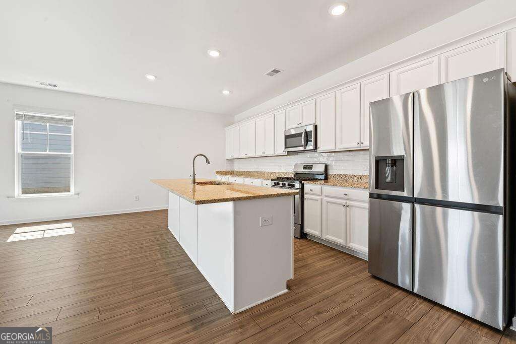 469 Golden Eagle Pk Property Photo 13