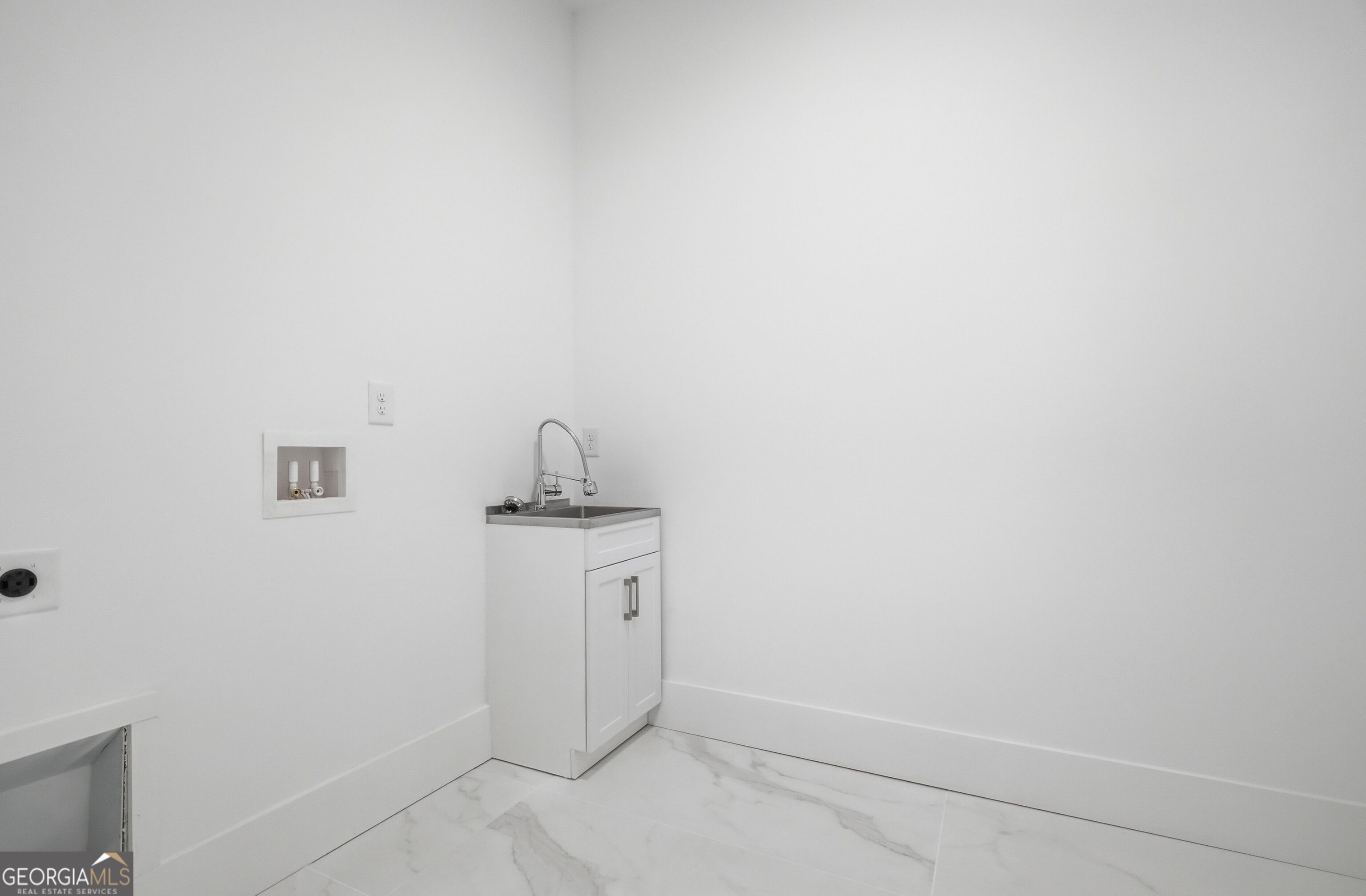 5676 Meadow View Drive Property Photo 23