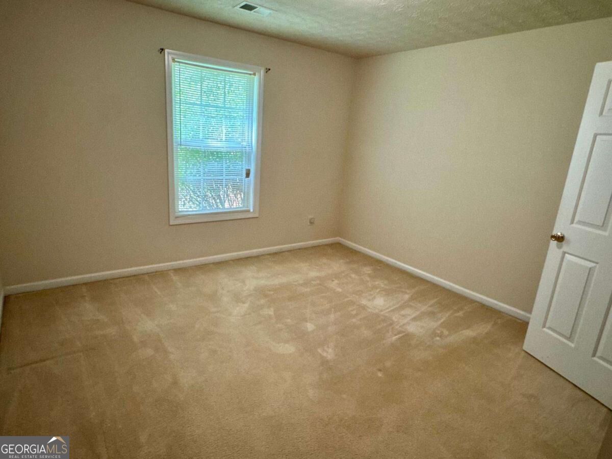 1431 Log Cabin Lane Property Photo 5