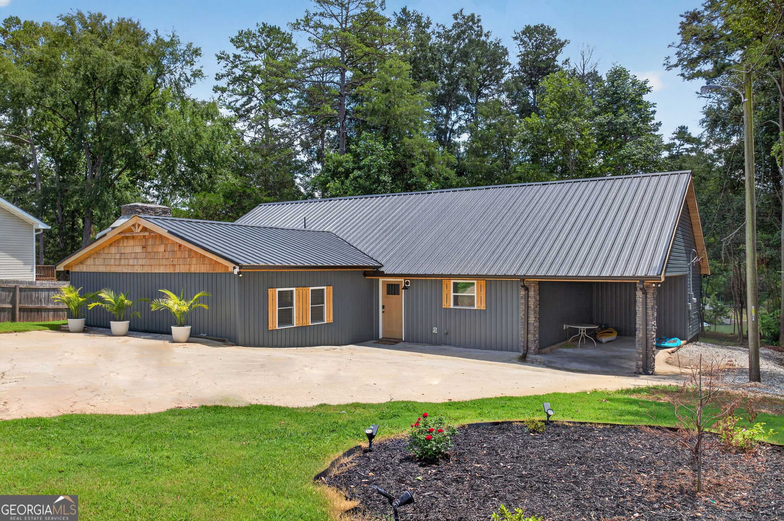 155 Jo Ann Circle Property Photo 1