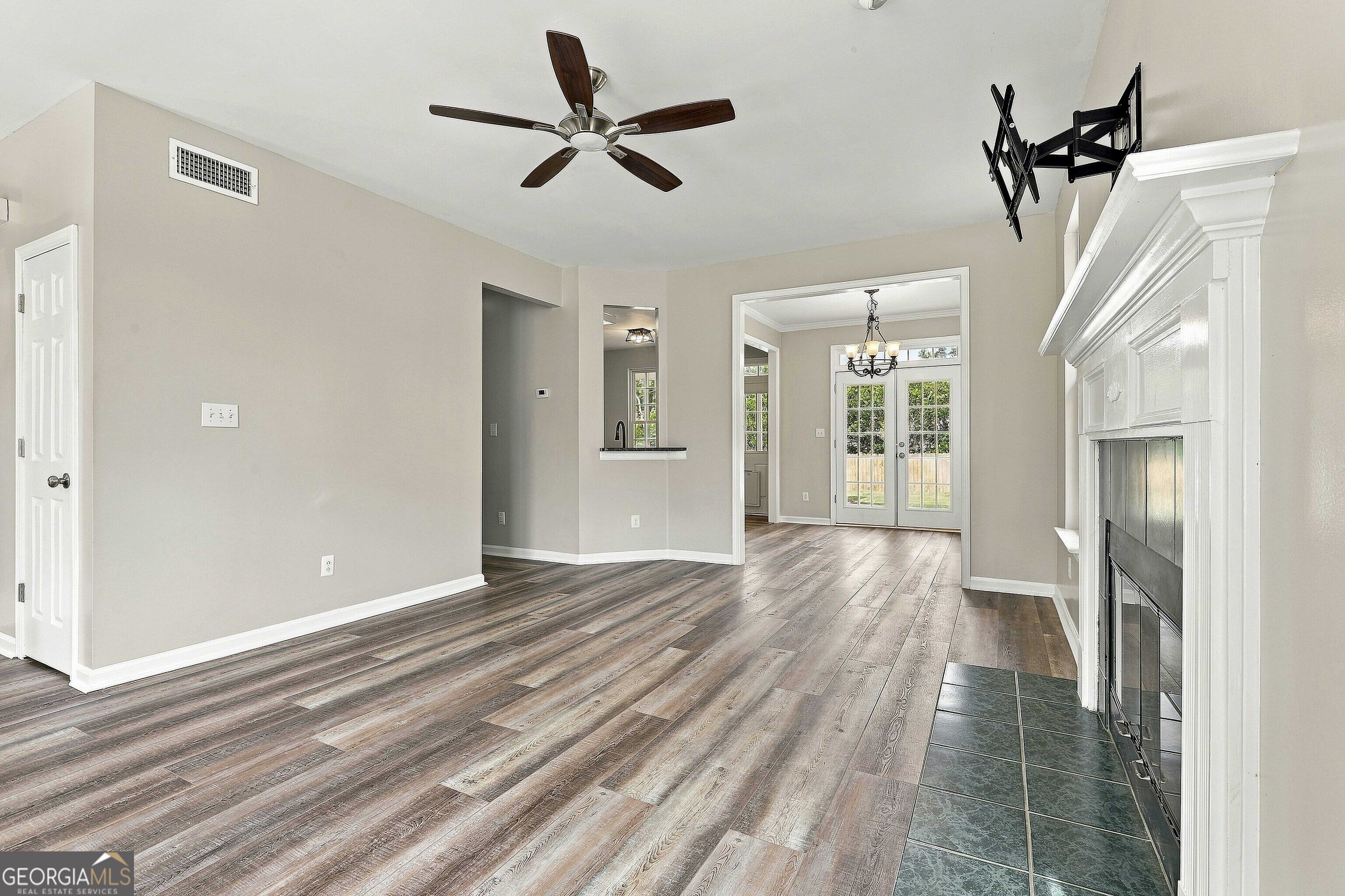 312 Dalston Way Property Photo 8