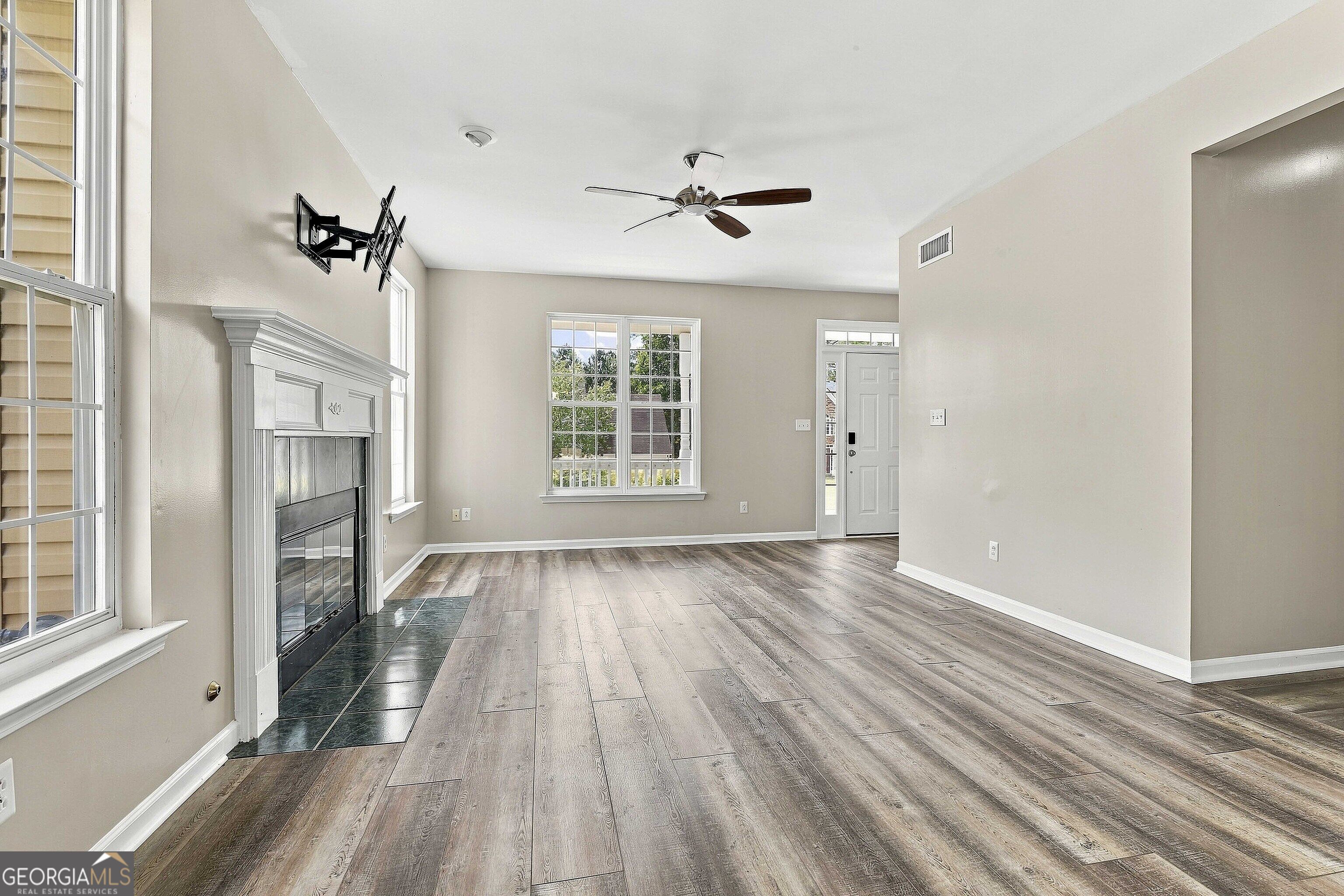312 Dalston Way Property Photo 9