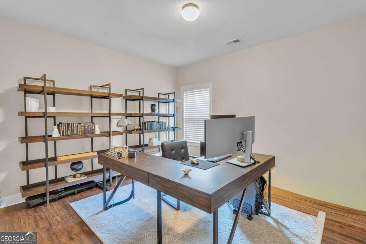 4050 Martel Drive Property Photo 27