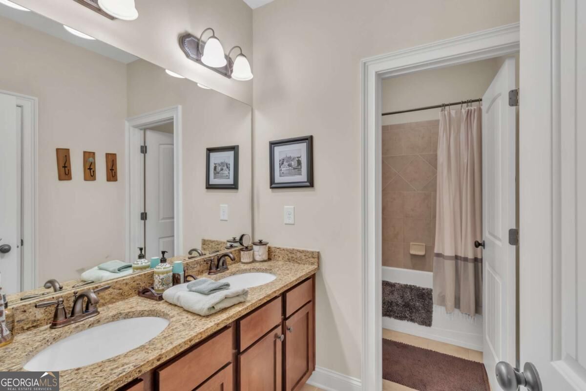 4050 Martel Drive Property Photo 45