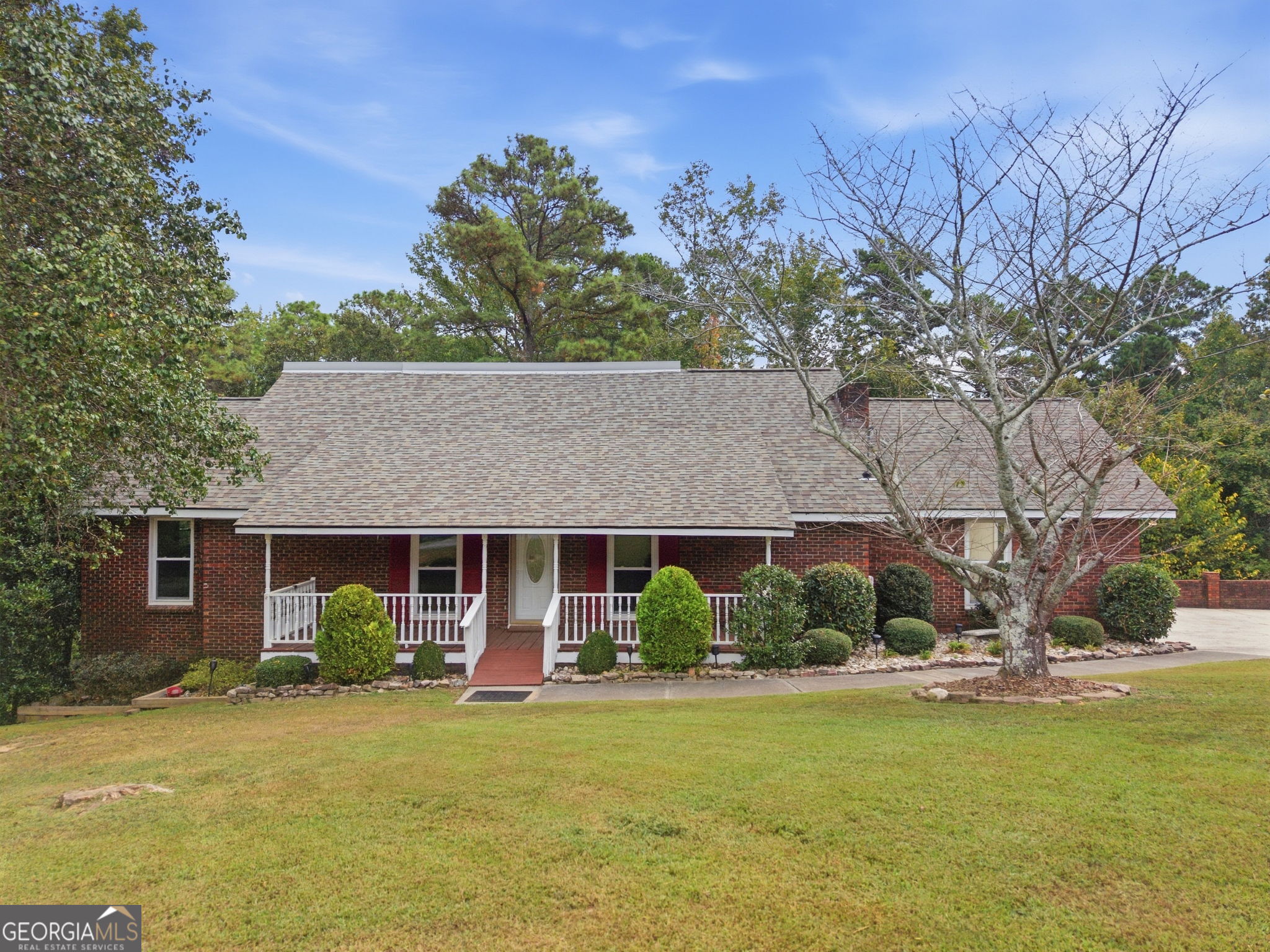 18 College View Drive Sw Property Photo 1