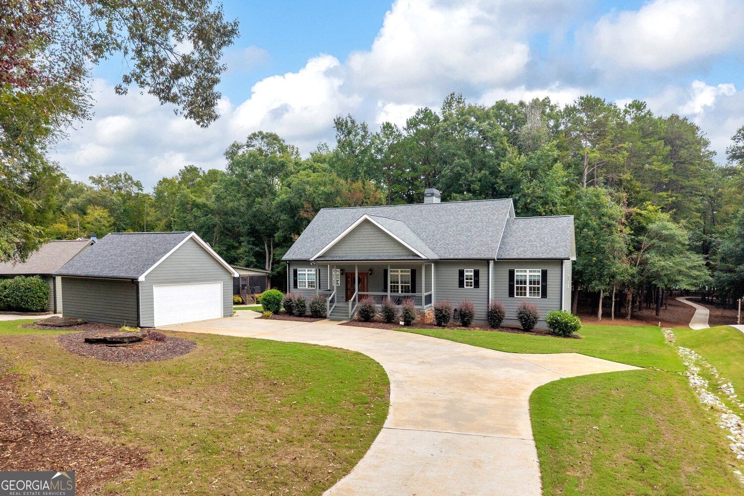 2716 Holcomb Drive Property Photo 1