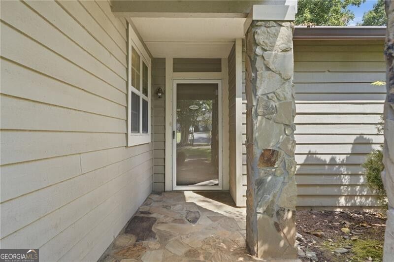 2835 Landington Way Property Photo 4
