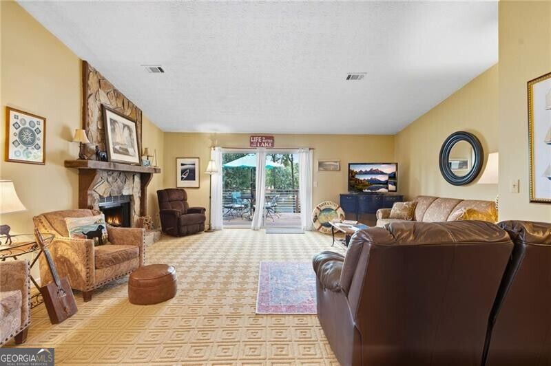 2835 Landington Way Property Photo 6