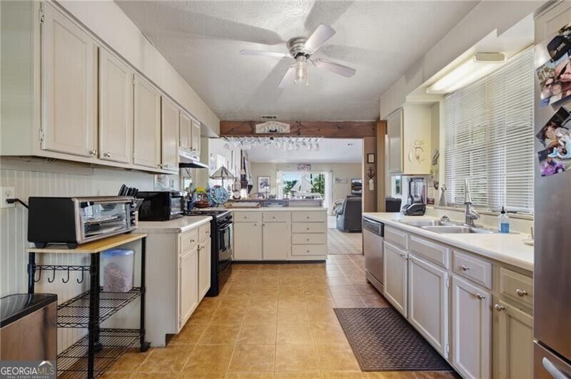 2835 Landington Way Property Photo 12
