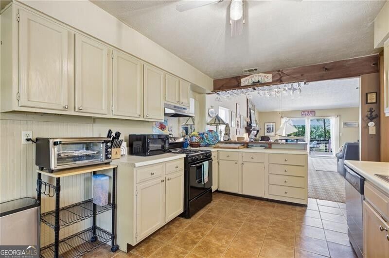 2835 Landington Way Property Photo 13