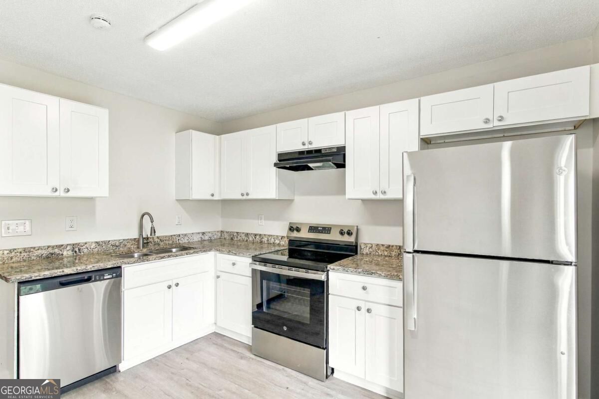 7980 Woodlake Drive Property Photo 4