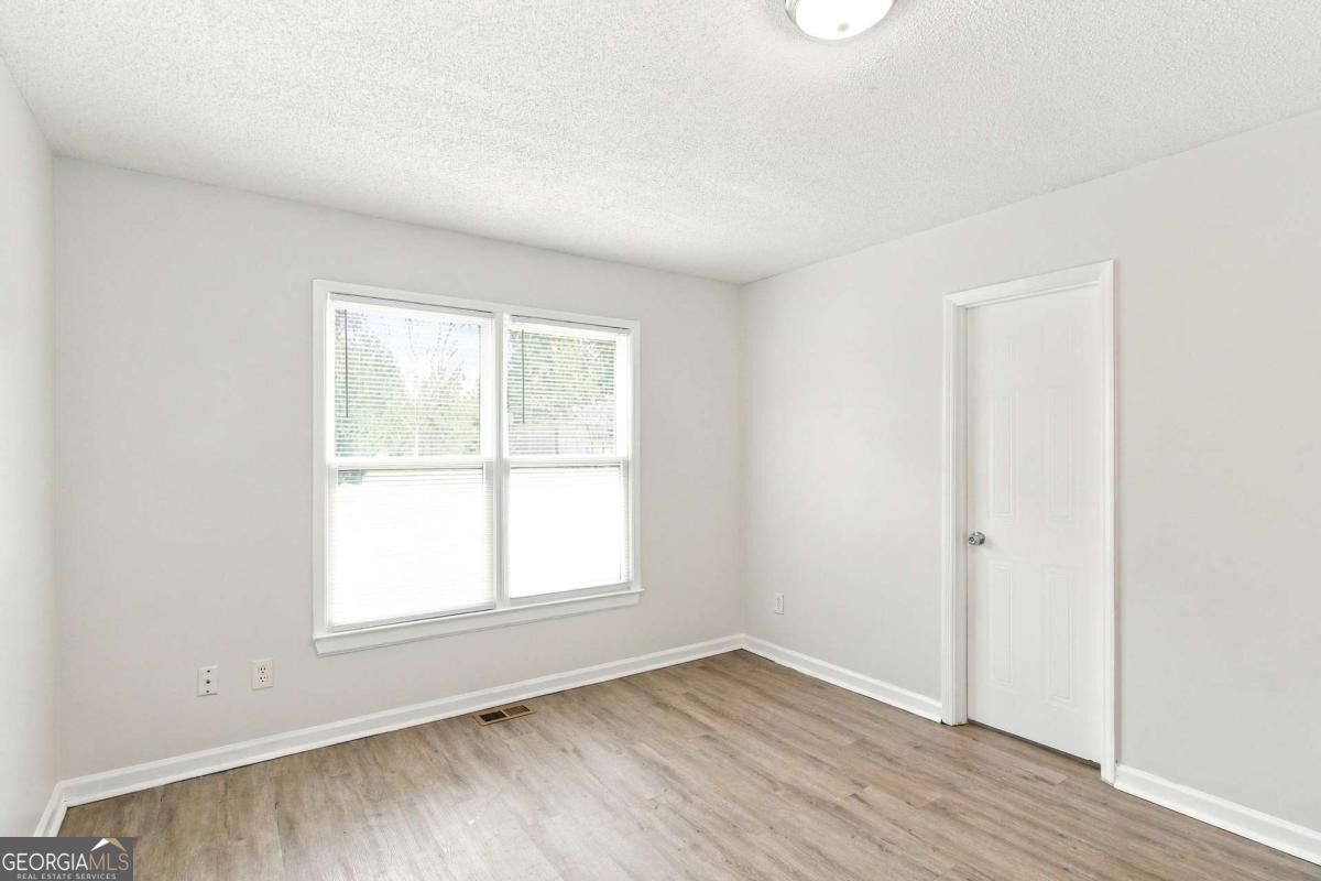 7980 Woodlake Drive Property Photo 8