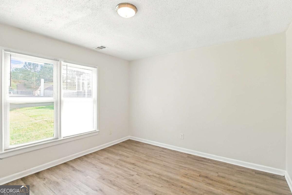7980 Woodlake Drive Property Photo 10