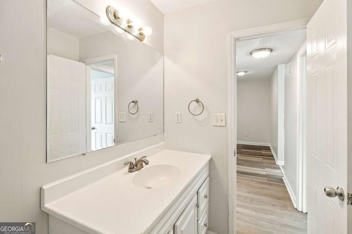 7980 Woodlake Drive Property Photo 12