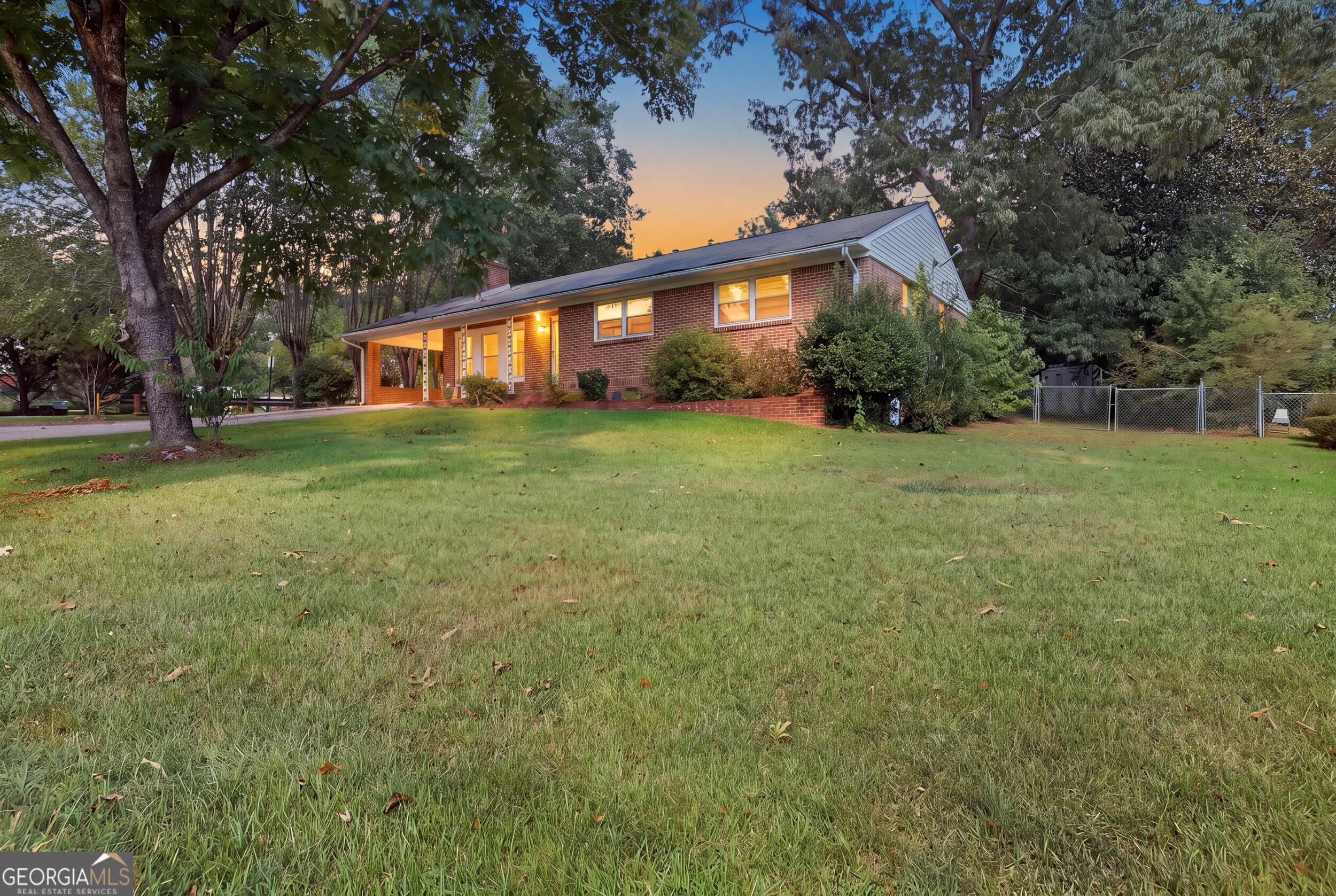327 Poplar Street Property Photo 1