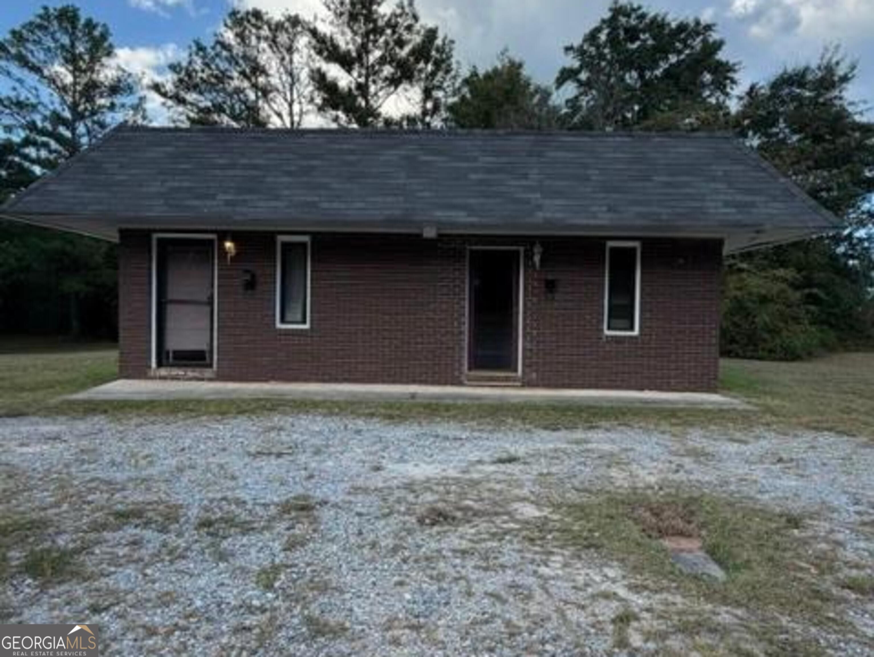 3272 Jeffersonville Road Property Photo 1