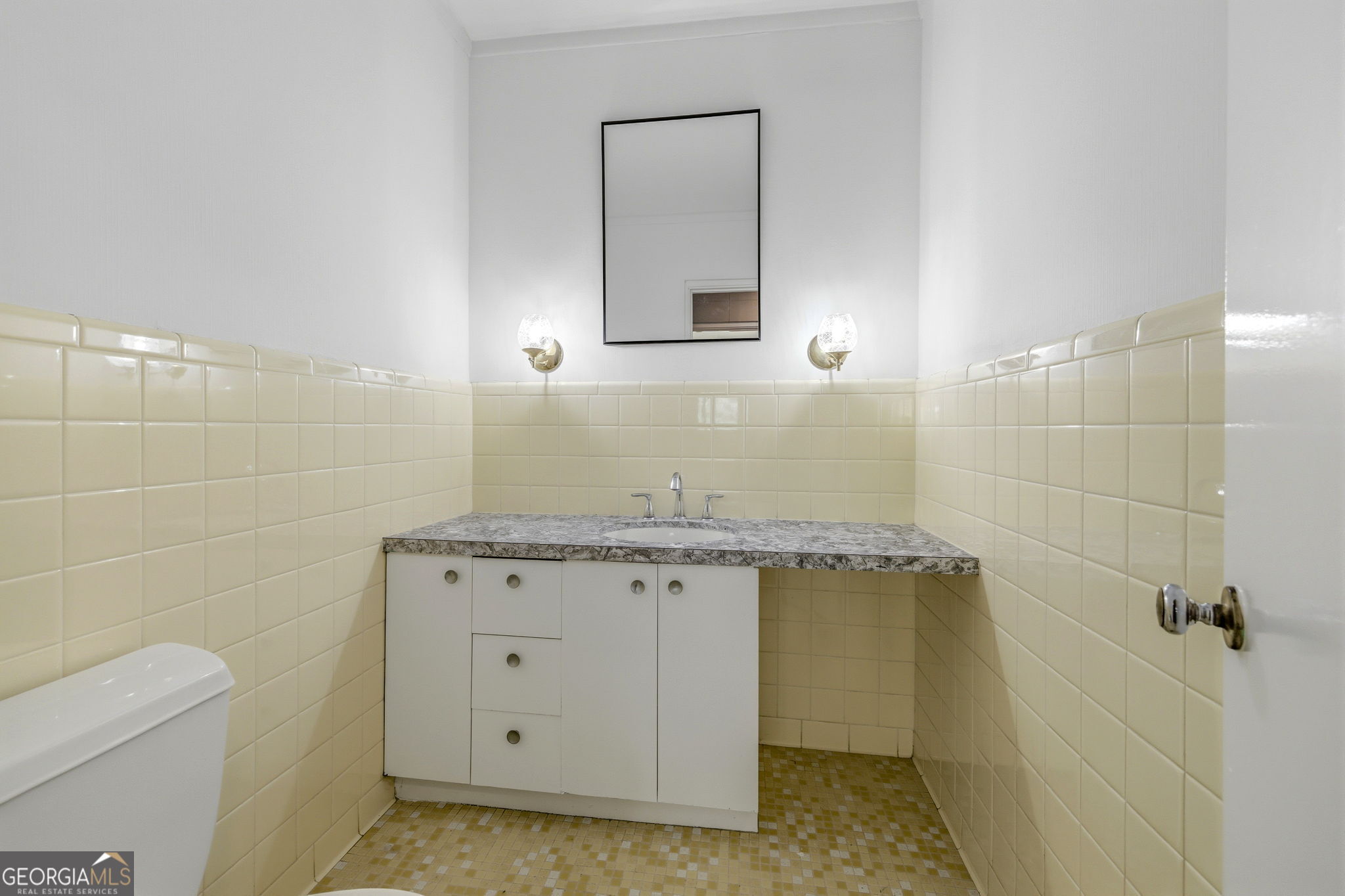 490 Maple Street Property Photo 46