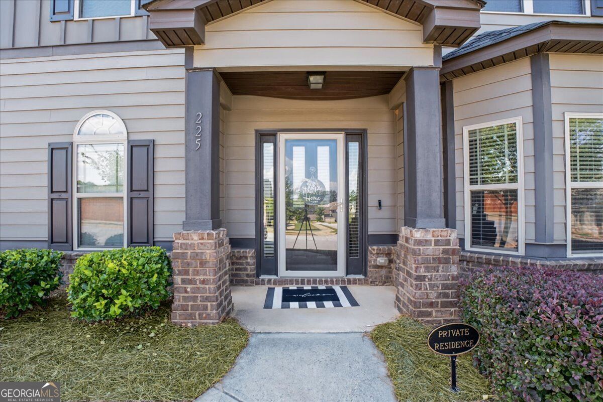 225 Silver Ridge Property Photo 5