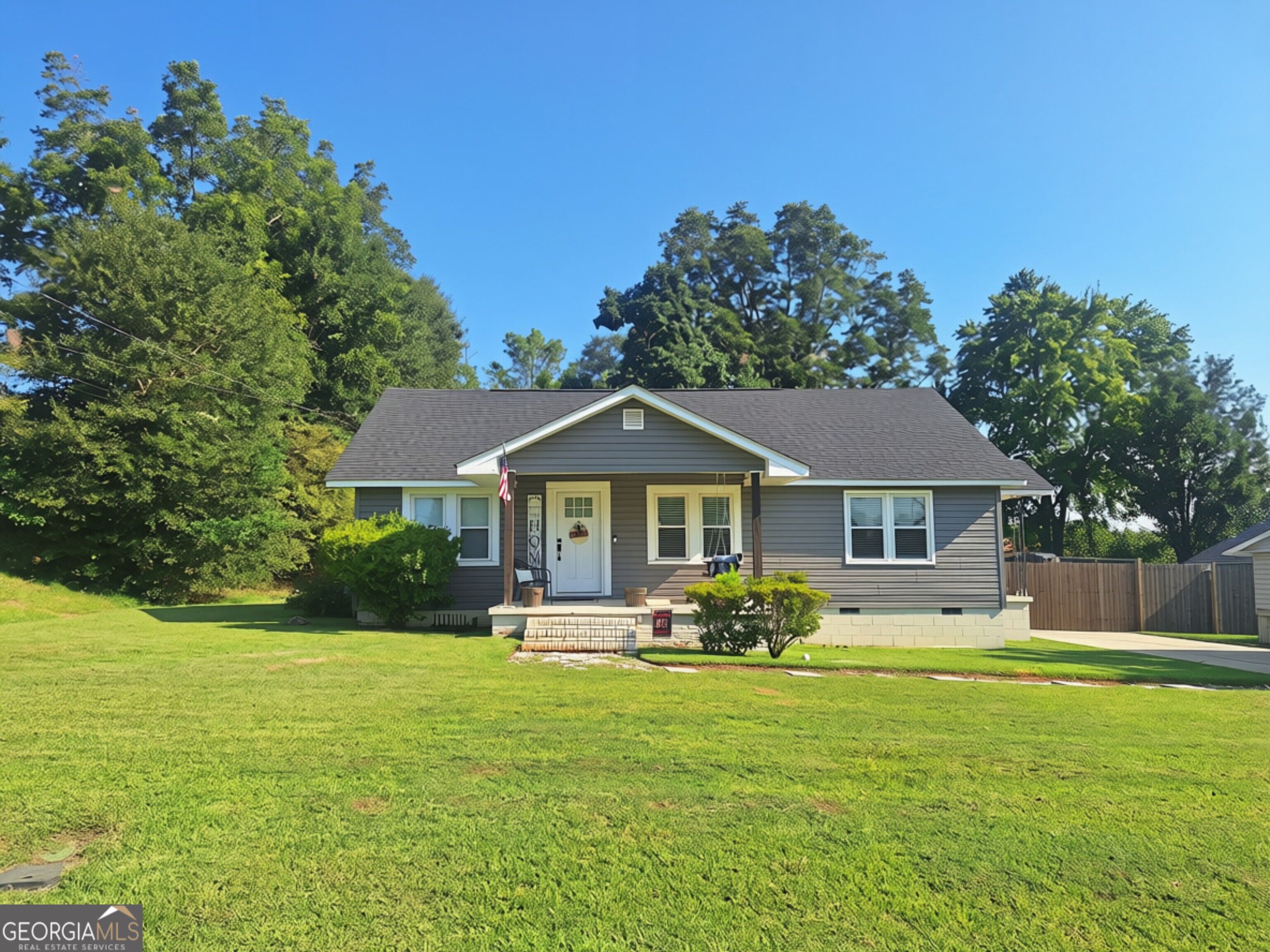 1905 41st Street Property Photo 1