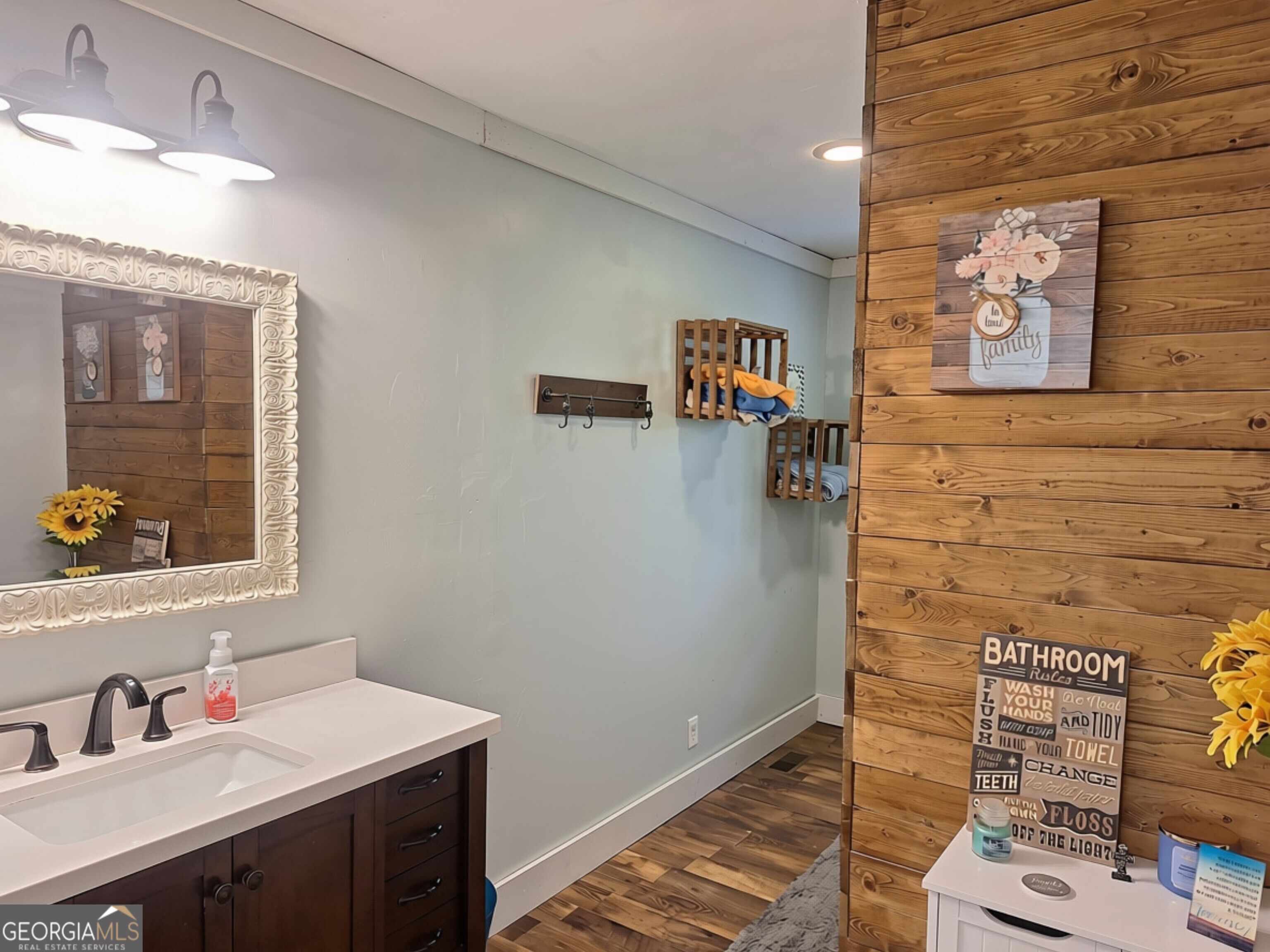 1905 41st Street Property Photo 26