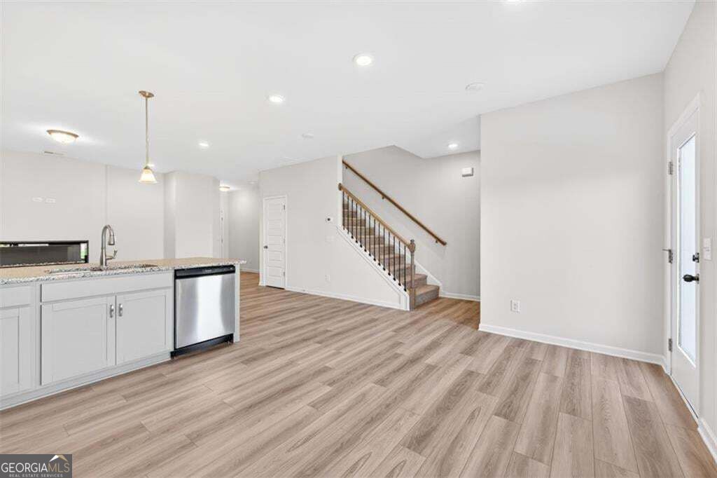 516 Brixton Drive # 83 Property Photo 10