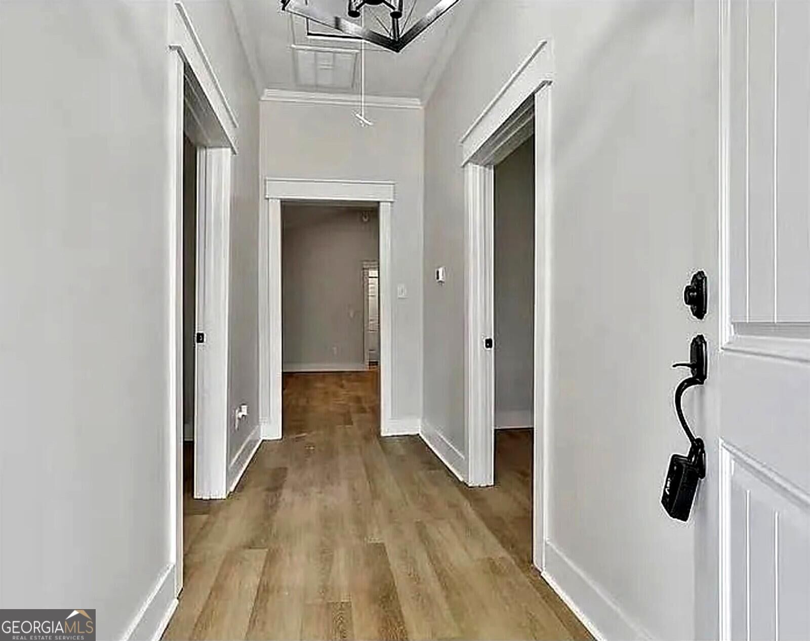 8 Long Street Property Photo 2