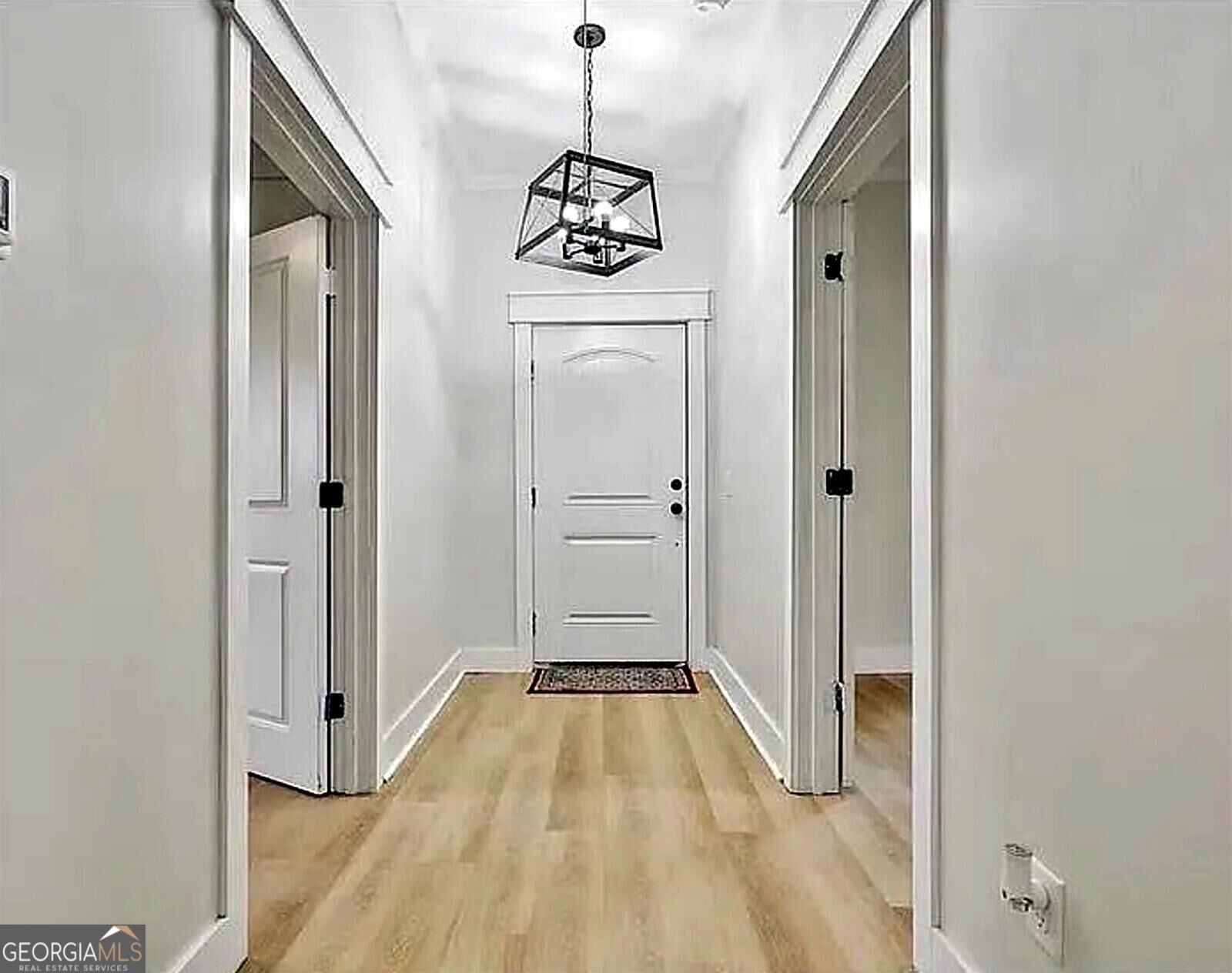 8 Long Street Property Photo 3