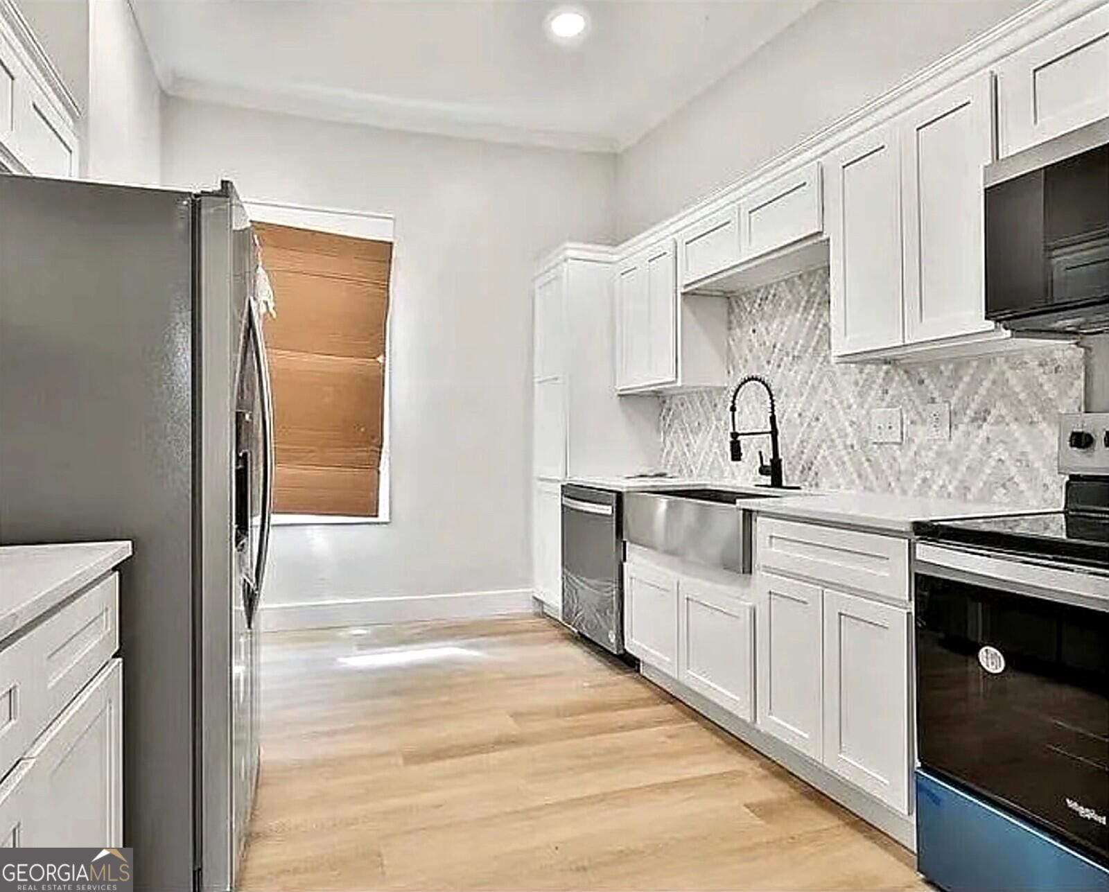 8 Long Street Property Photo 4