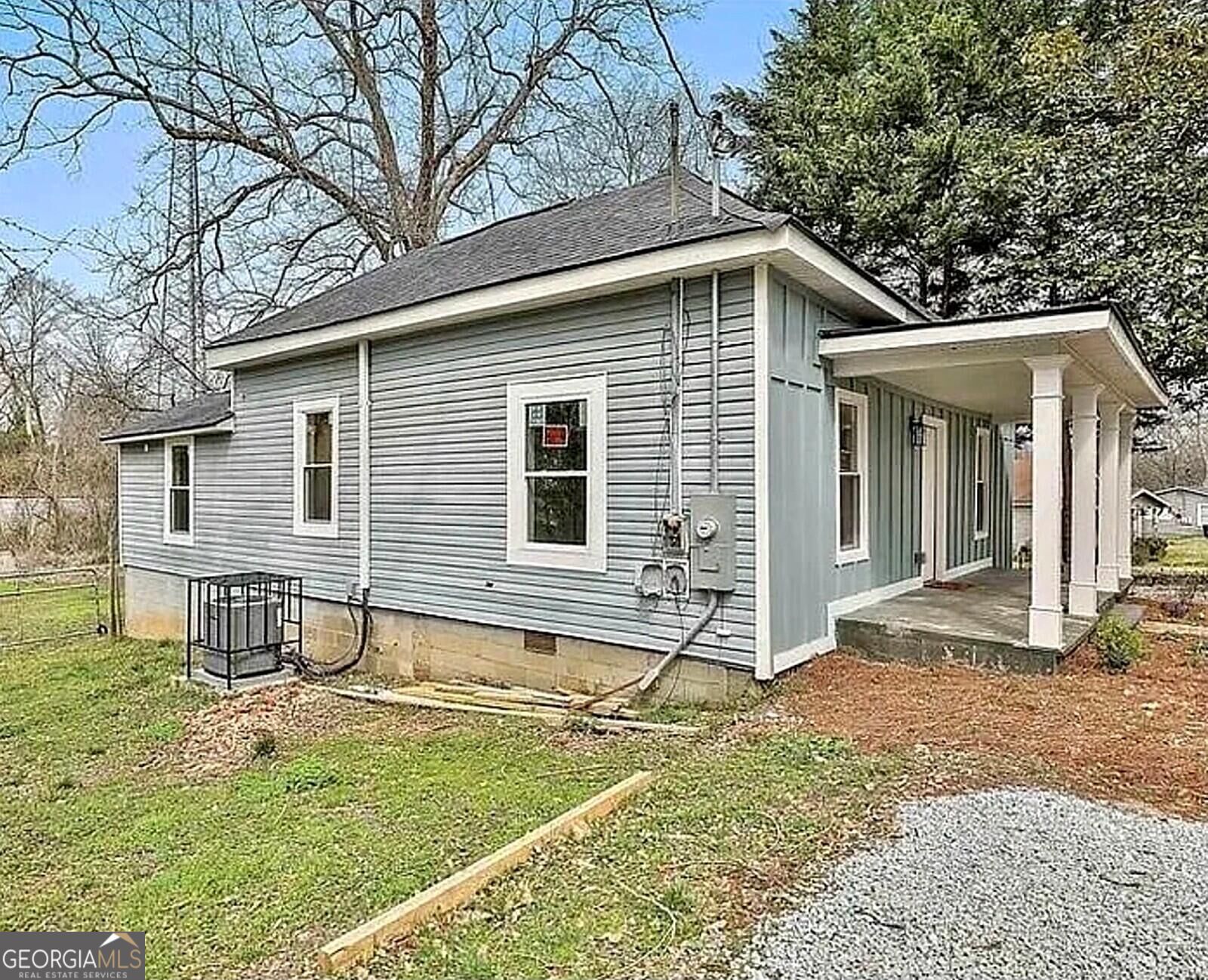 8 Long Street Property Photo 12