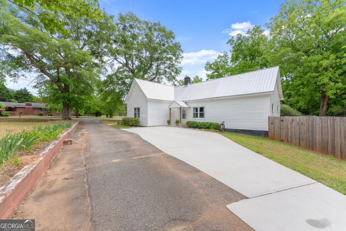 1519 New Hope Church Road Property Photo 1