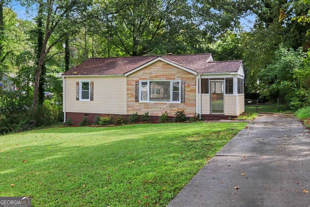 1764 Lee Street Property Photo 1