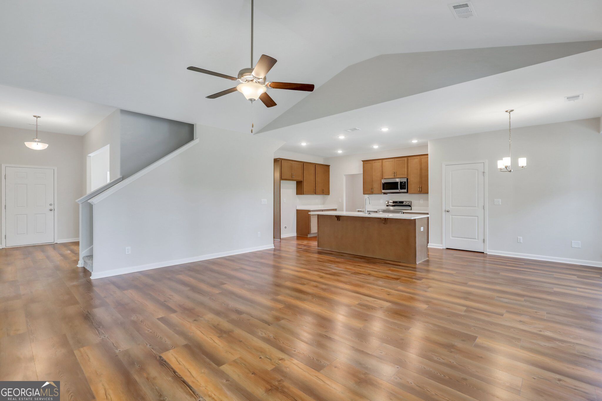 128 Pioneer Way Property Photo 4