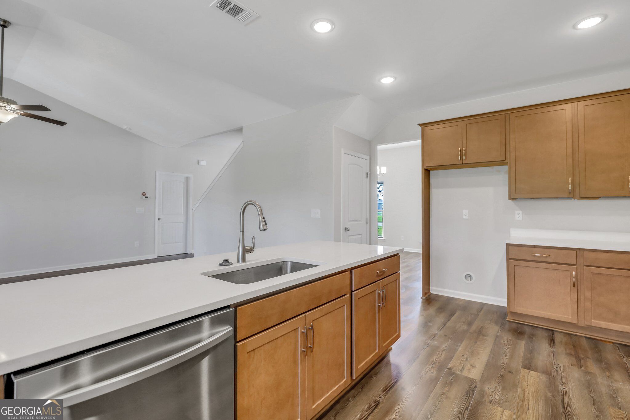 128 Pioneer Way Property Photo 8