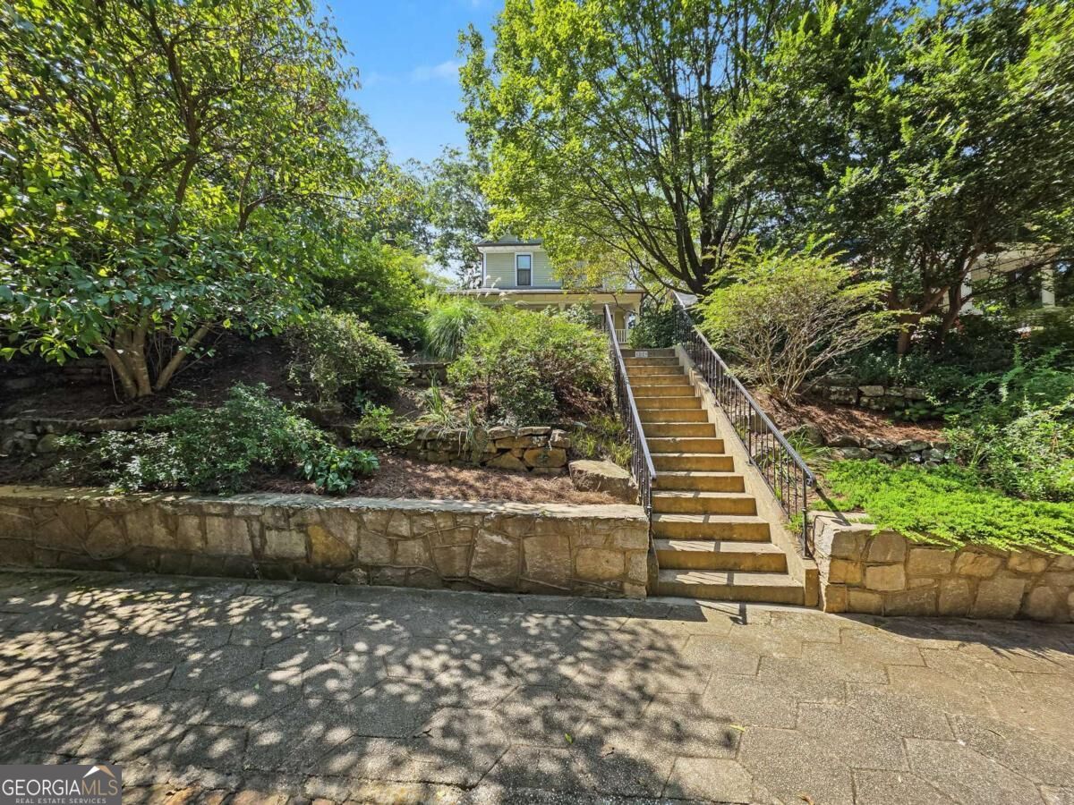 1059 Alta Avenue Ne Property Photo 1
