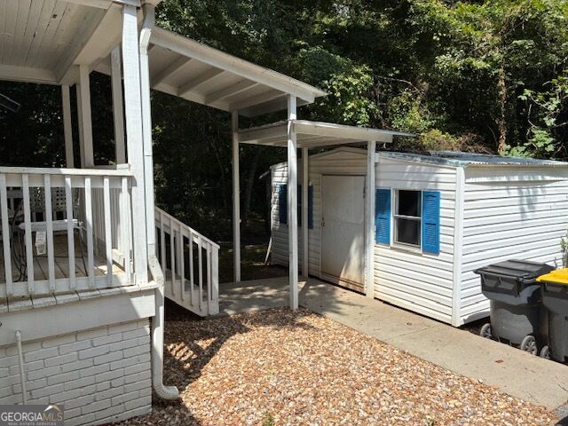 570 Lanier Avenue E Property Photo 3