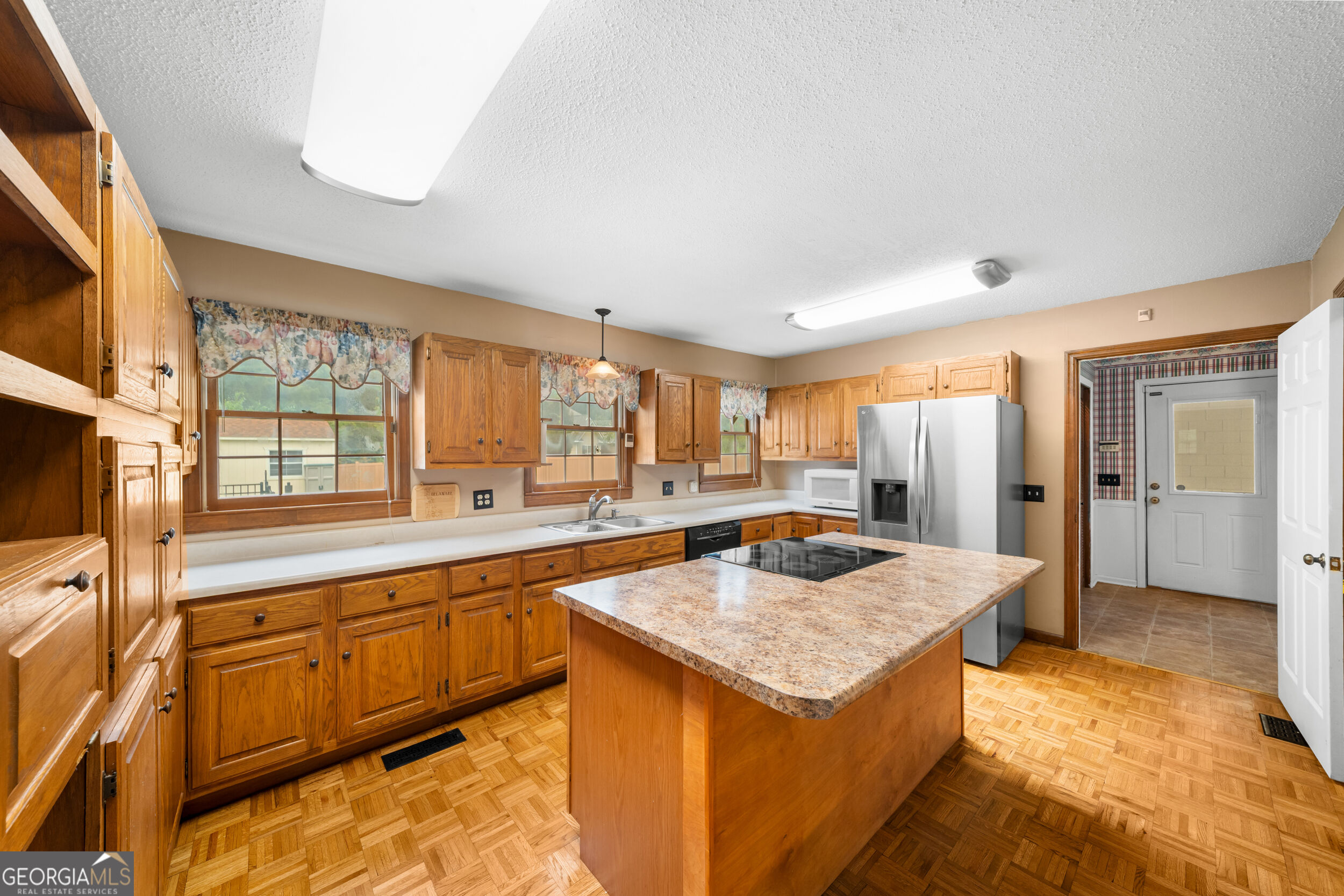 406 Pony Trail Property Photo 10