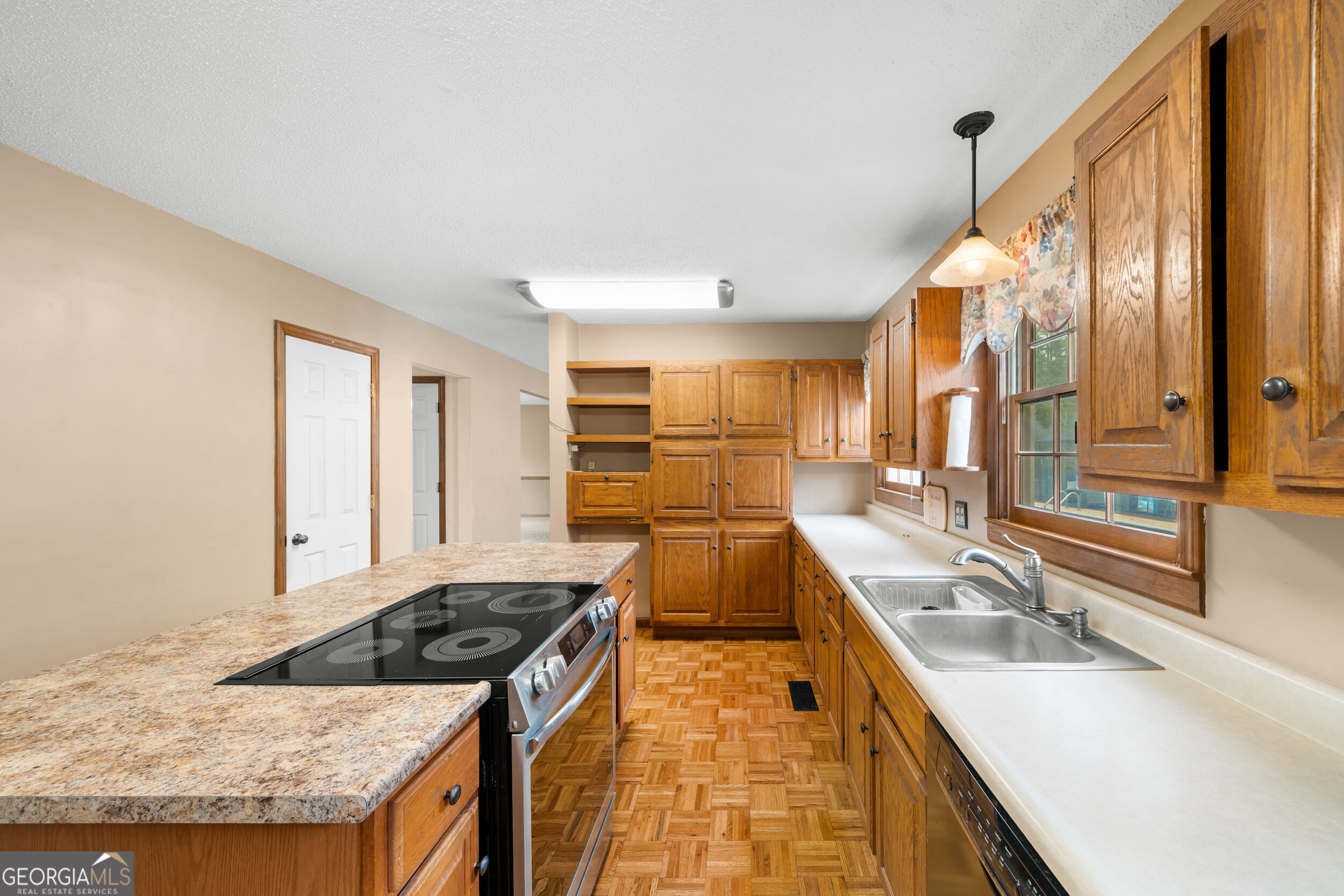 406 Pony Trail Property Photo 12
