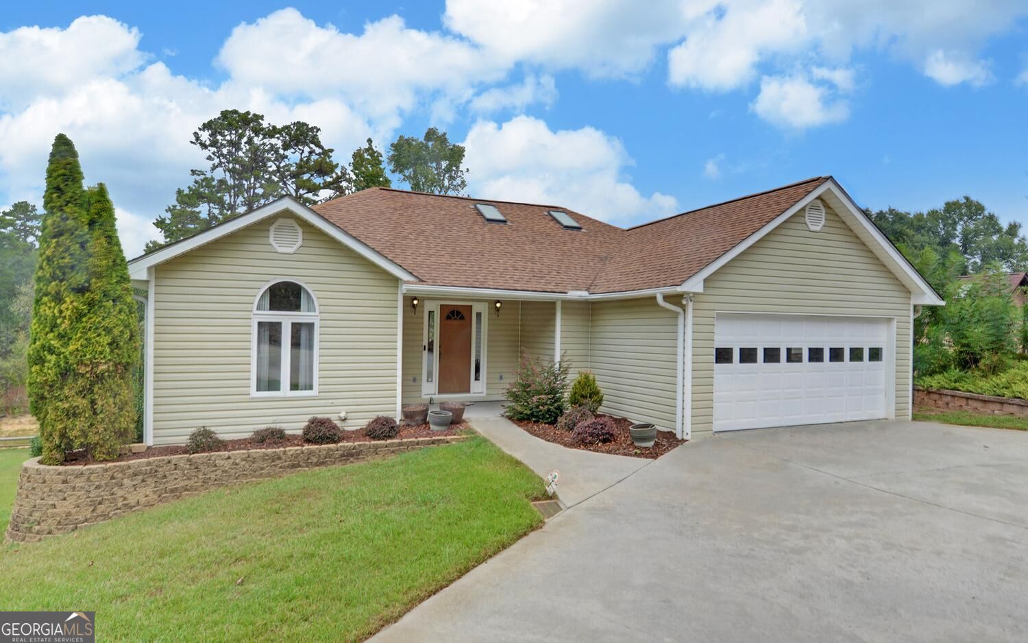 300 Knox Circle Property Photo 1