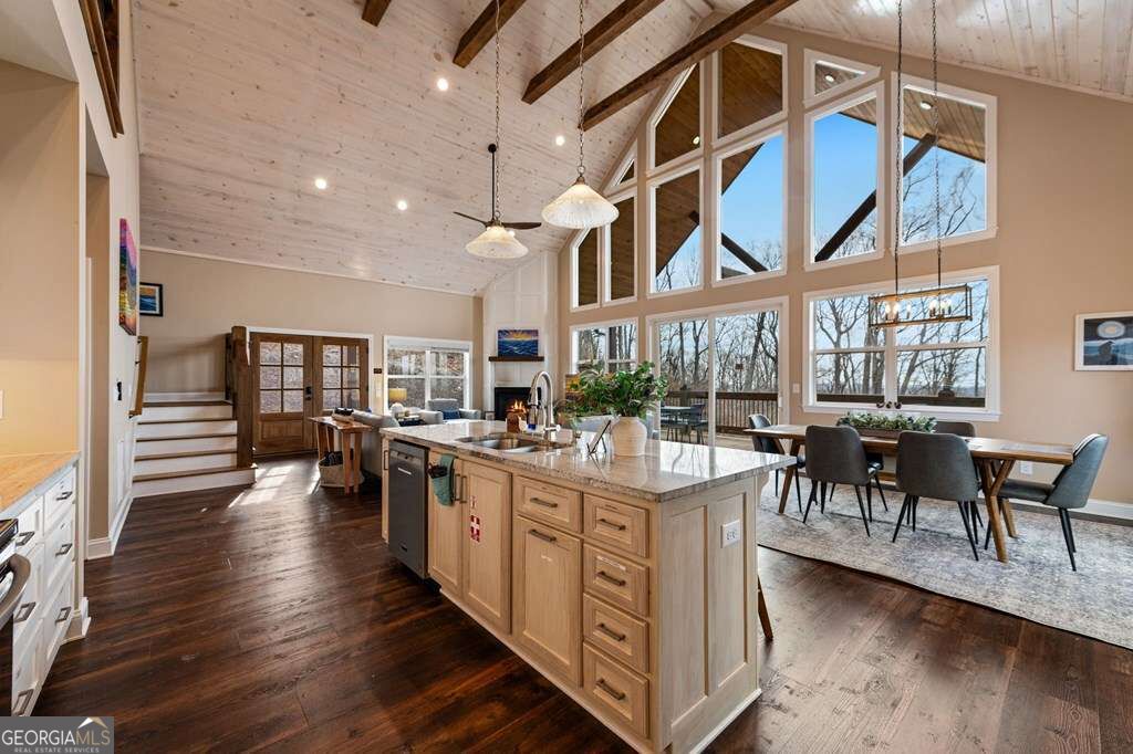 1016 Twisted Oak Road Property Photo 8