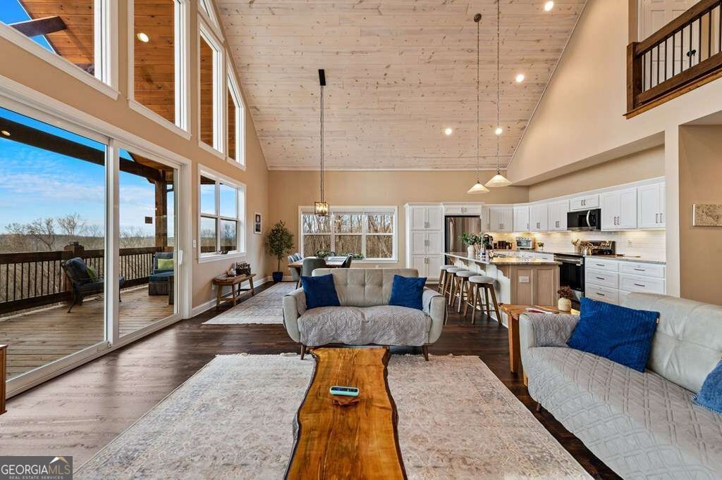 1016 Twisted Oak Road Property Photo 17