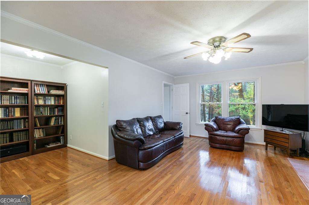 620 Oakstone Way Property Photo 3