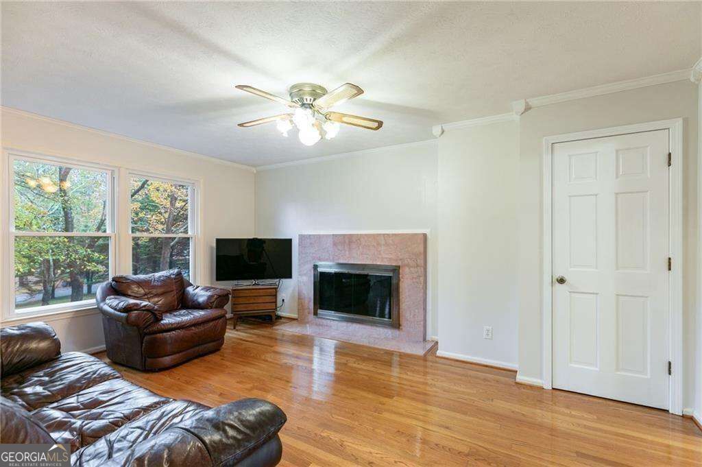620 Oakstone Way Property Photo 5