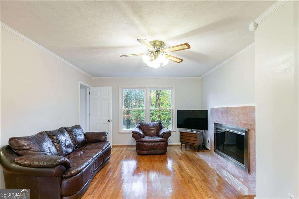 620 Oakstone Way Property Photo 6