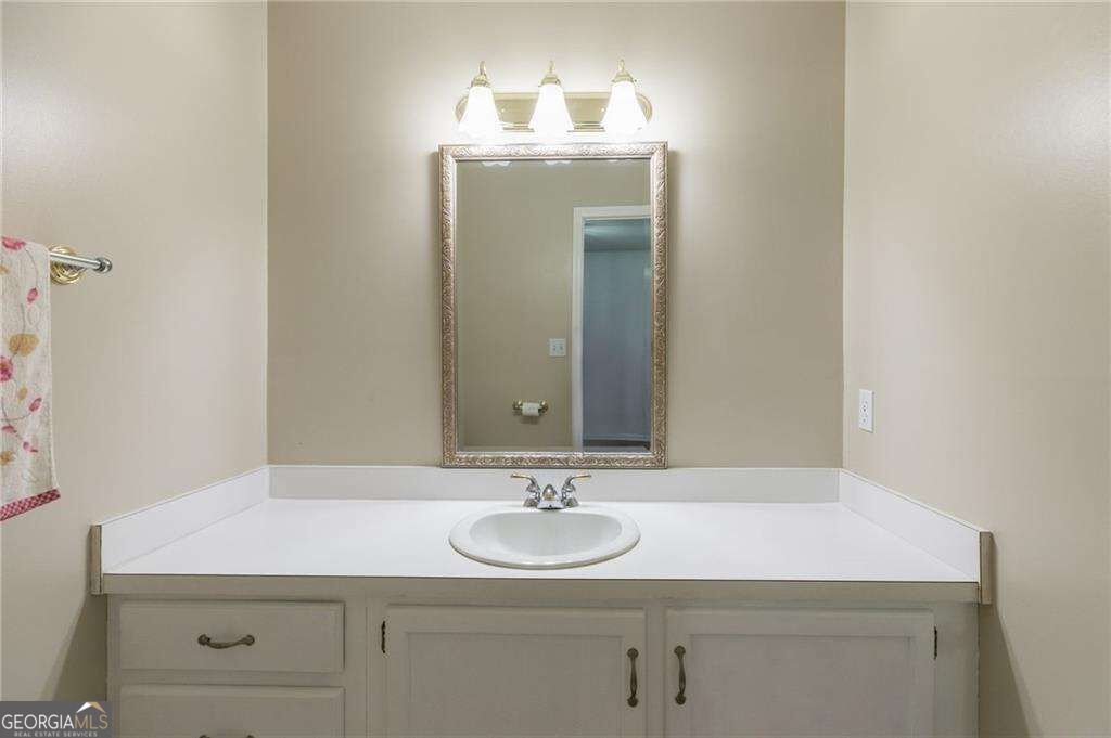 620 Oakstone Way Property Photo 15