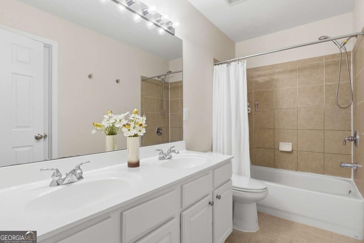 3585 Davyne Bend Property Photo 24