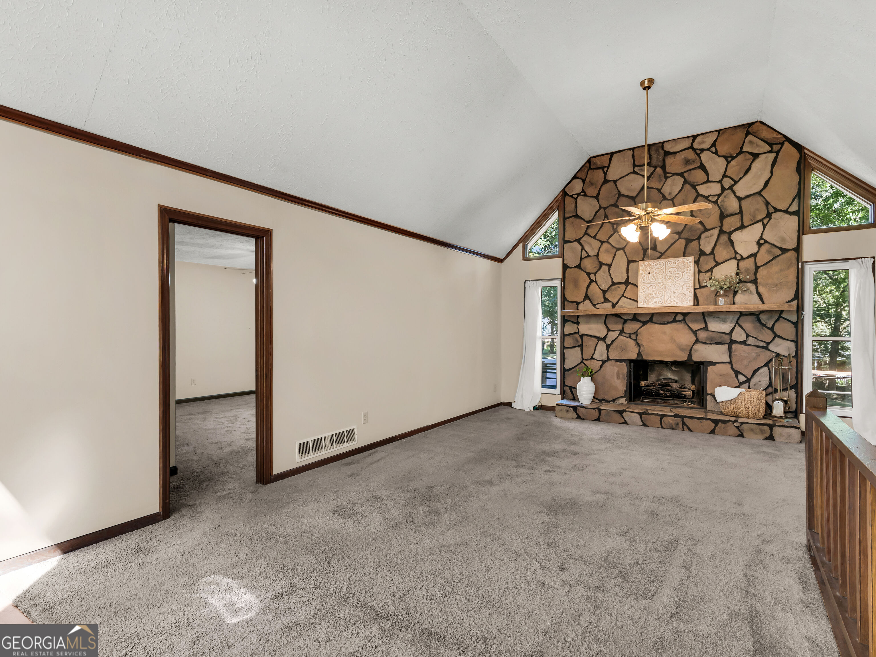 2735 Austin Lane Property Photo 3